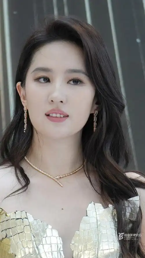 刘亦菲金色高定##刘亦菲