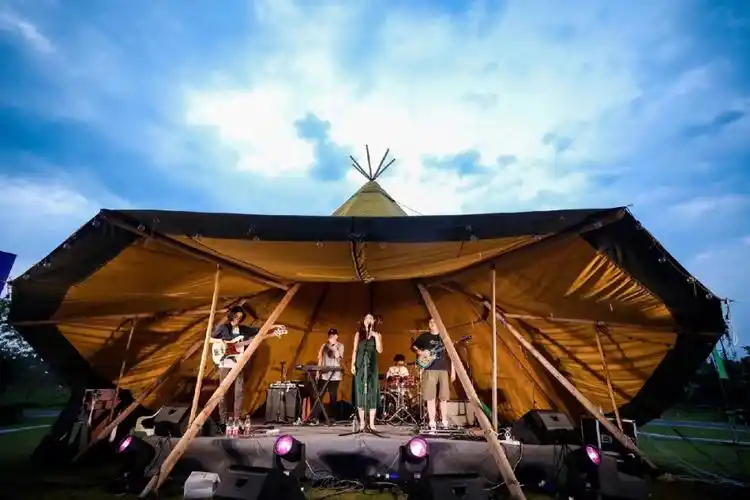 用实力让情怀落地[拳头]#音乐节  #帐篷  #livehouse  #音