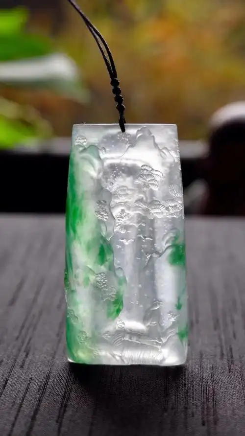 3个规律5个细节这是在翡翠雕刻中必须讲究的,你注意到了吗?  第2张