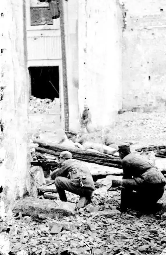 常德会战中冒着日军炮火冲锋的中国军人 用血肉换来国家生机