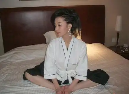 汤灿死了吗|汤灿的葬礼图片谁有