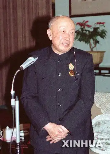 钱学森:"我姓钱,但是我不爱钱.