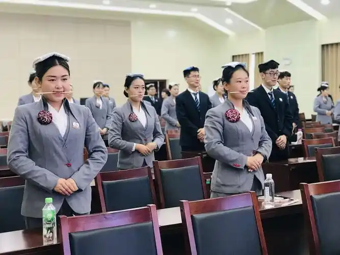 优雅的她和优雅的你只差一个礼仪培训的距离!