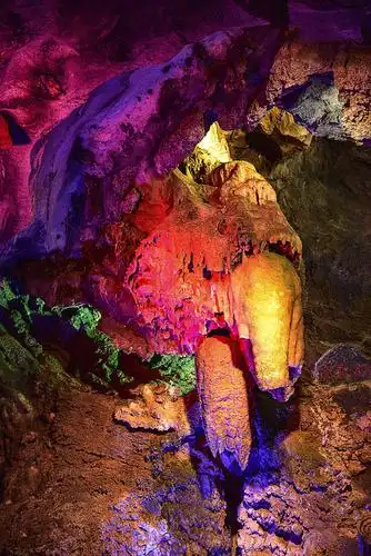 游海南石花水洞