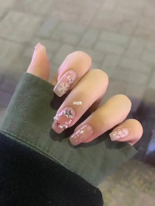 美甲款式简约美甲学生美甲