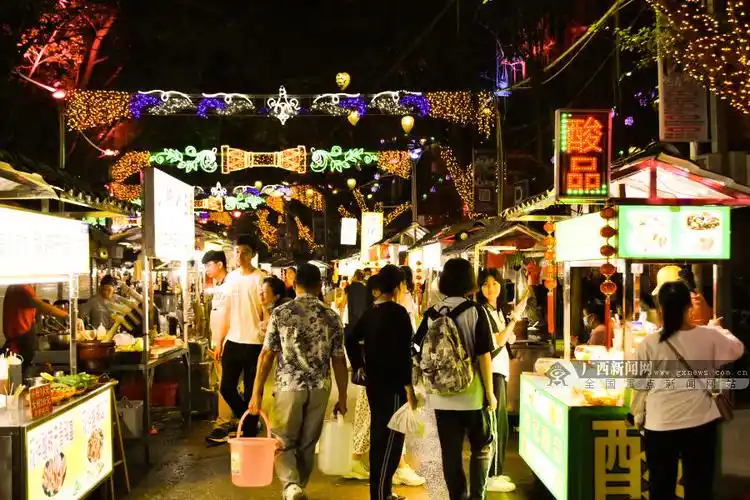 隔着屏幕流口水!南宁这条小吃街太"好吃"了(组图)