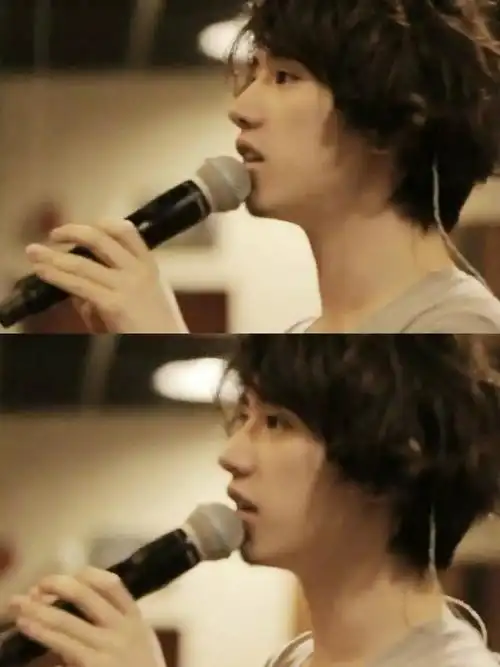 爱我就抱抱我(*/ω*) 偷偷给你们看一眼我帅帅的taka( ω