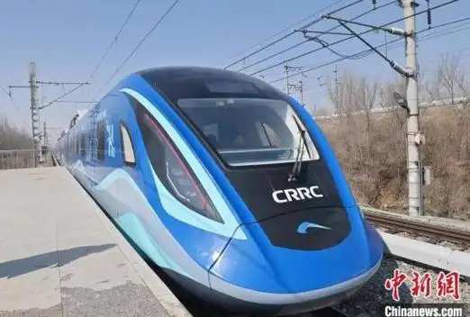 首页>>国际传播> 全球首列氢能源市域列车21日在长春完成了时速160