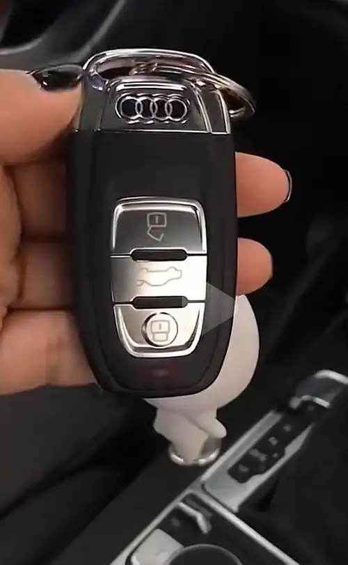 21年款奥迪a3l时尚运动版的车钥匙是下面哪张图片_懂车帝