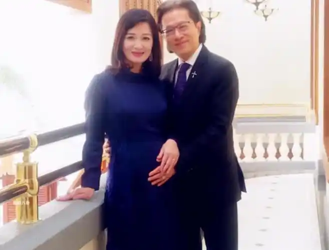 "豪门狙击手"陈少霞:两次闪婚嫁富豪,离婚后曾靠救济金度日