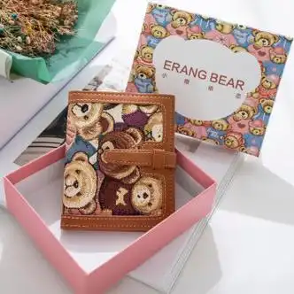 奥洛黛娅小熊依恋新款小众设计女士精致多卡位零钱包超薄短款一体卡包