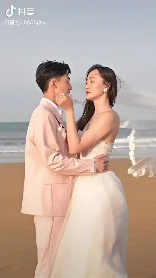 苗苗vivi冼峻生慢动作来咯婚纱照唯美海边旅拍