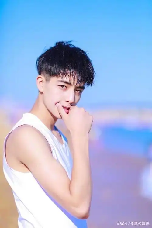 帅气男星宋威龙帅照多图写真合集