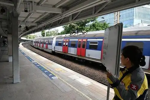 港铁大学站恢复运营 部分设施仍待修复