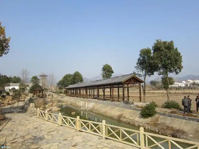 京山市孙桥镇蒋家大堰村美丽乡村施工忙