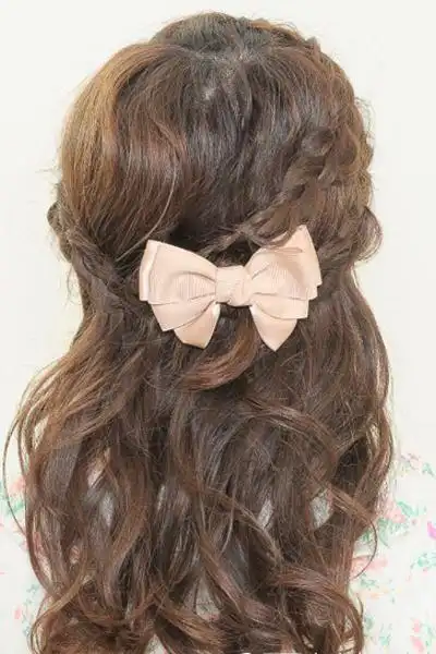 可爱公主韩式瘦脸的齐刘海编发教程图解,详细超简