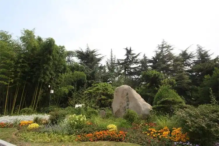 改造后的洛阳西苑公园