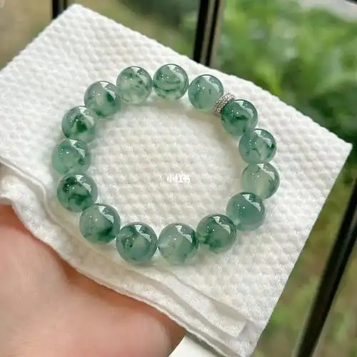 卡14飘花翡翠手串欣赏