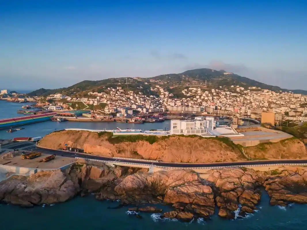 海景民宿.国庆假期带上爱人来嵊山岛,当然要选一家面朝大海,透 - 抖音