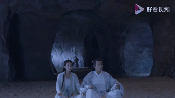 小骨竟然要和白子画成婚,不料子画瞬间识破紫薰的幻境,冲了出来