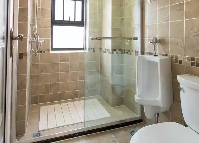 卫生间还做斜坡做个拉槽四边走水排水快不堵塞好处太多