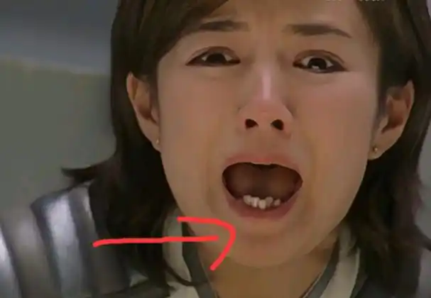 迪迦奥特曼丽娜牙齿毁童年,参差不齐太吓人,鲨鱼牙网友不忍直视