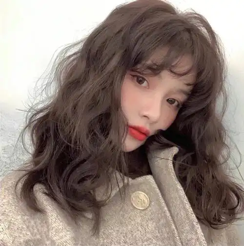 俏皮减龄法式卷发