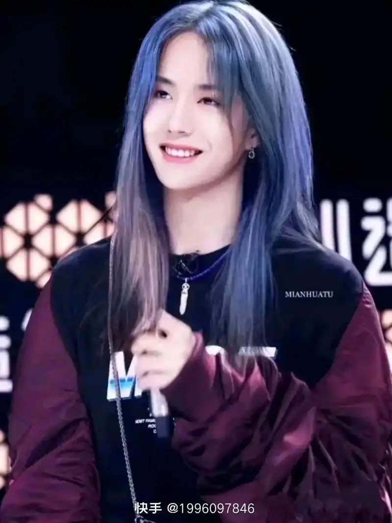 王一博穿女装来了 - 抖音