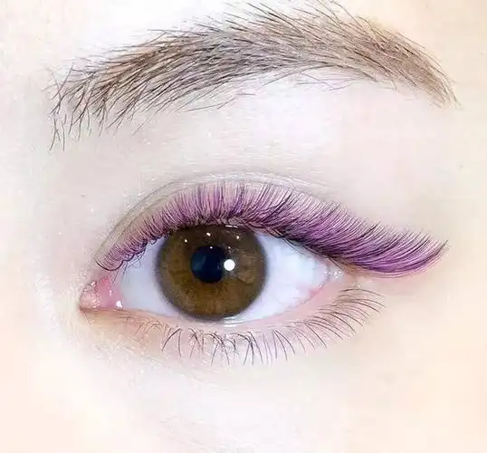 化妆| 彩色睫毛你敢尝试吗