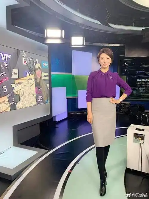 体坛快讯女主持人梁毅苗_发型图片