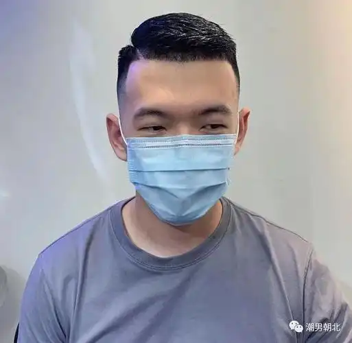 30岁以上的男生,试试"短背头"发型,轻熟又帅气