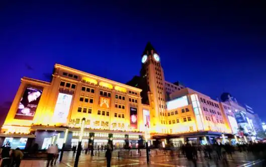 北京户外广告投放价格,王府井百货大楼大屏广告投放折扣