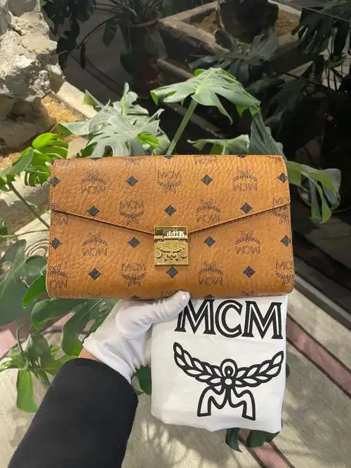 mcm 棕色经典图案中号链条包 9795 可单肩可斜挎 有尘袋