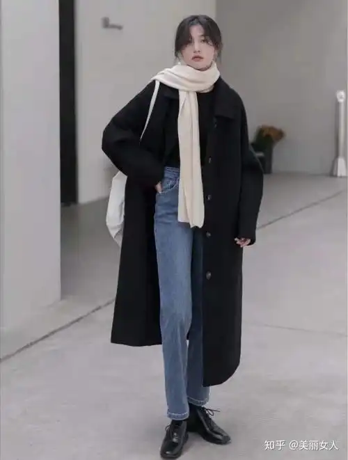 黑色大衣怎么搭配裤子和鞋子好看 - 知乎