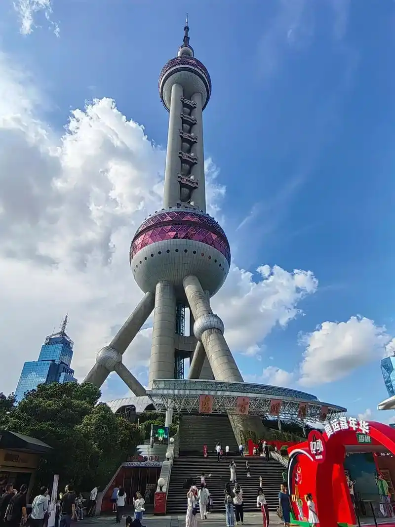 唯有上海,灯火辉煌. 看看东方明珠