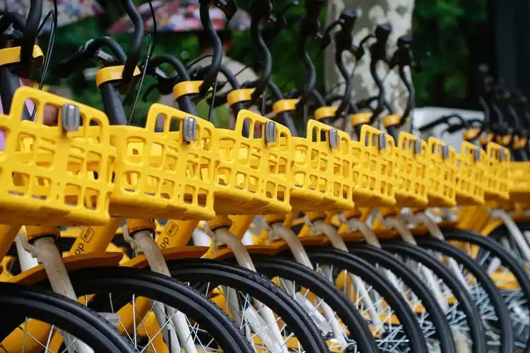 黄浦首区美团单车首批新款小黄车开始置换