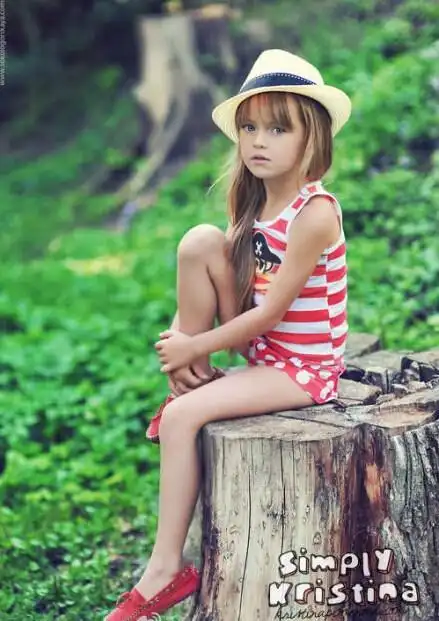 12岁女生秀成熟自拍 盘点中外逆天早熟妹子_手机网易网