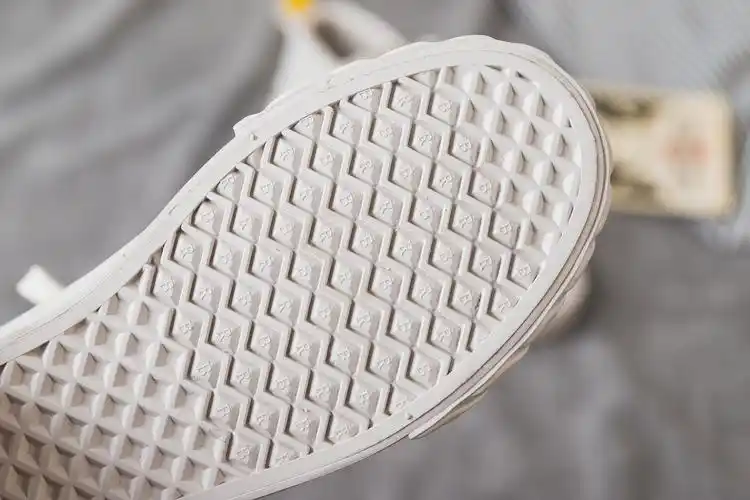 popular customized lady cushioned thick sole brand