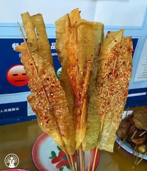 左手炸豆皮右手鸡排牛排中间来碗麻辣烫这个补饭班我打一百分