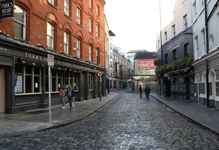 爱尔兰累计新冠确诊病例超7万