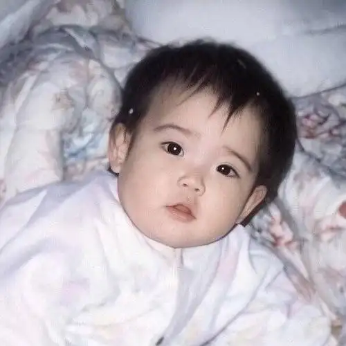 我爱豆的童年照