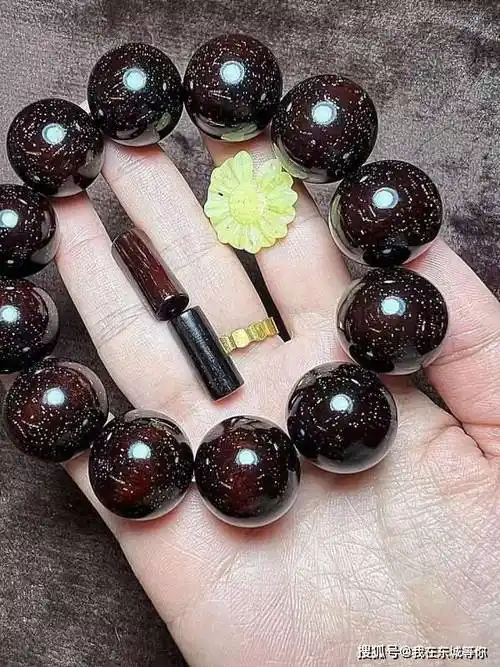 几百和几千一串的小叶紫檀手串有什么区别?_价格_珠子_品质
