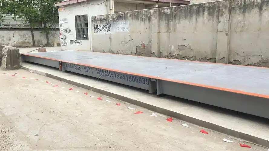 混凝土搅拌站100吨汽车衡安装现场图_地磅_地磅厂家_地磅价格_电子