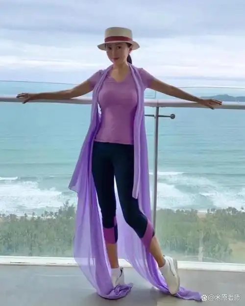 程琳出生于1967年,是中国内地优秀的流行女歌手,二胡演奏者.