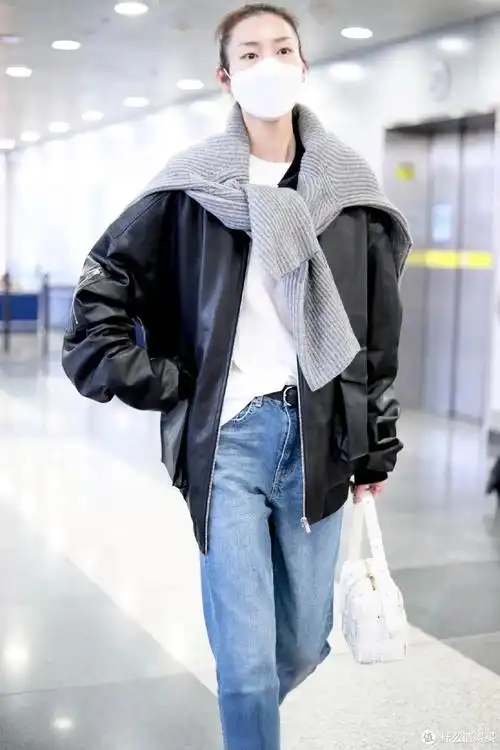 内娱女明星走机场还得看她,实穿又养眼!