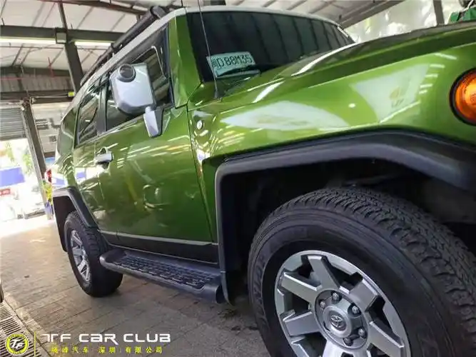 丰田酷路泽fj改色贴膜保时捷曼巴绿