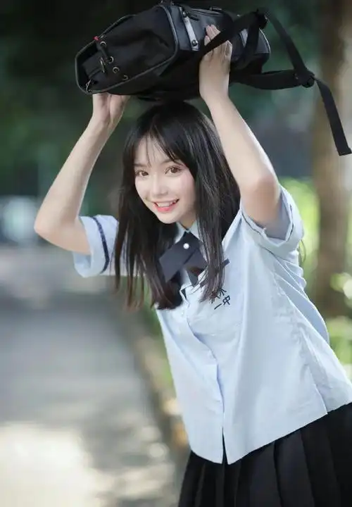 一中校花撩动青春的心弦