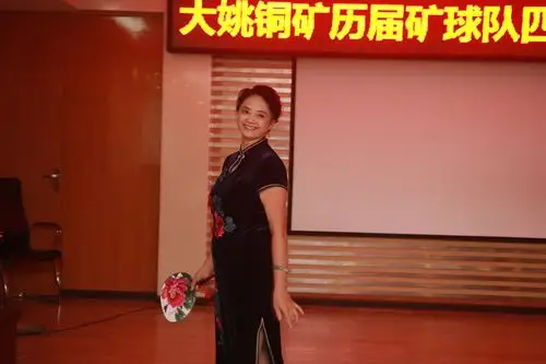 一〕 《六矿篮球队》