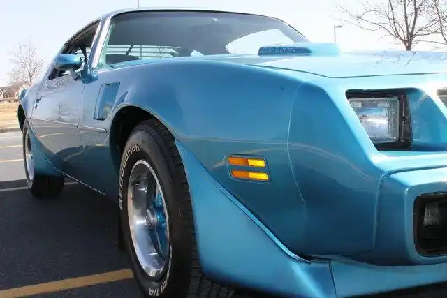 1979年庞蒂亚克火鸟transam咋还没有翻新好啊上个类似的图