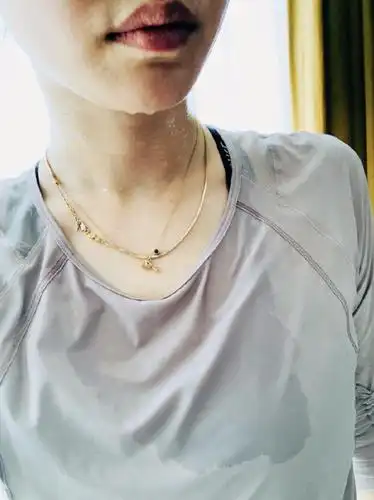 白百何被传新恋情后晒运动出汗照累炸天36岁皮肤仍超光滑